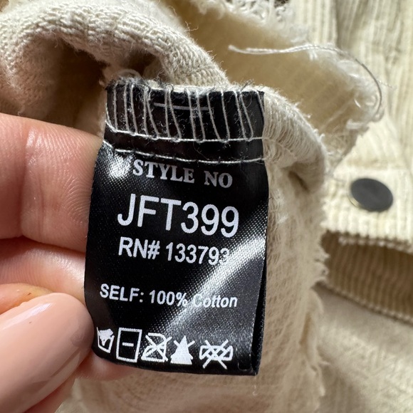 12th Tribe Cream Corduroy Crop Asymmetric Raw Hem Trucker Jacket M - Picture 7 of 8